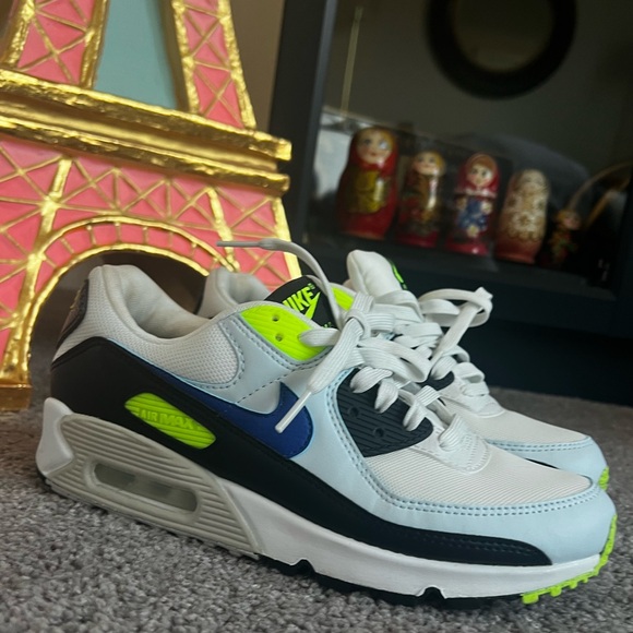 Nike Women’s Multicolor Air Max 90 shoes - Picture 2 of 4